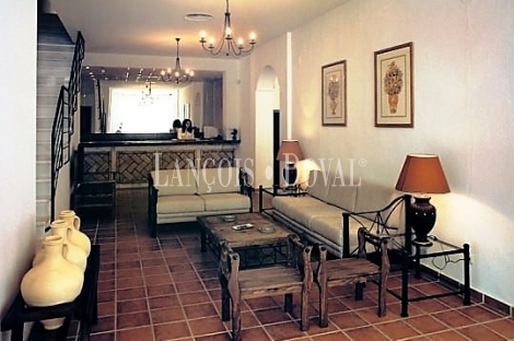 Sierra Norte de Sevilla. Hotel rural en venta. Constantina.