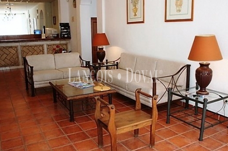 Sierra Norte de Sevilla. Hotel rural en venta. Constantina.