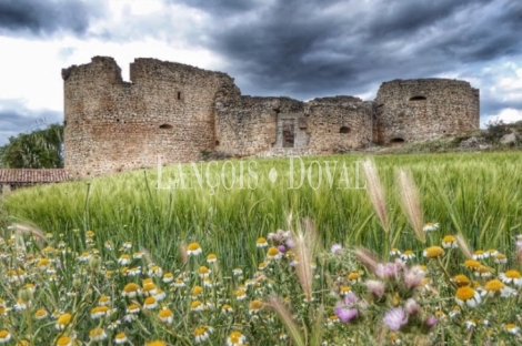 Castillo fortaleza militar en venta. Cuenca.