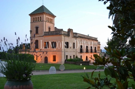 Penedès. Finca y palacio en venta. Bodega y eventos.