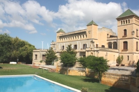 Penedès. Finca y palacio en venta. Bodega y eventos.