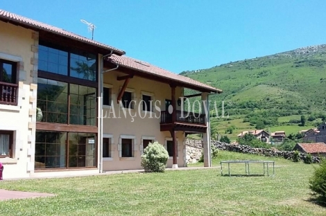 Cantabria. Hotel rural en venta en los Picos de Europa. Liébana.