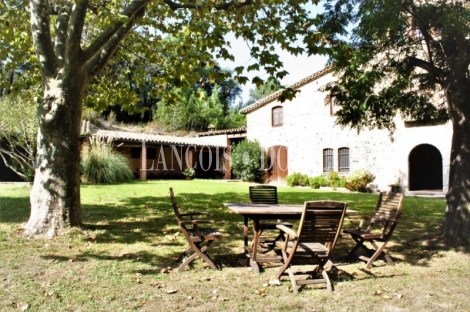 Maçanet de la Selva. Masía y finca en venta. Actualmente complejo rural.