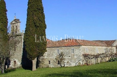 Lugo. Propiedades singulares y casas rústicas.