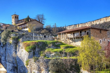 Puentedey. Burgos. Casa rústica en venta ideal proyecto turístico rural.