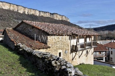 Puentedey. Burgos. Casa rústica en venta ideal proyecto turístico rural.