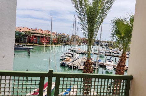 Sotogrande. Piso exclusivo en venta con vistas a La Marina.