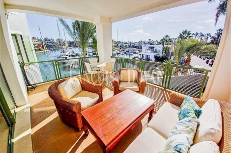 Sotogrande. Piso exclusivo en venta con vistas a La Marina.