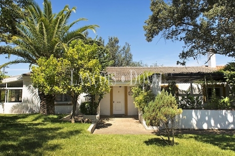 Cáceres. Venta finca ganadera, agroturismo y coto de caza.