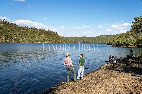 Cáceres. Venta finca ganadera, agroturismo y coto de caza.