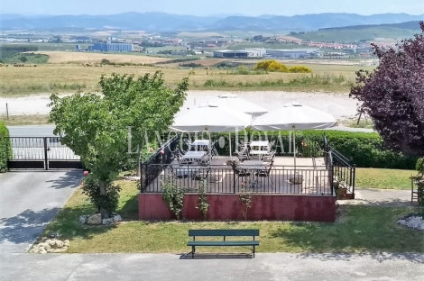 Pamplona. Restaurante asador en venta con horno de leña.