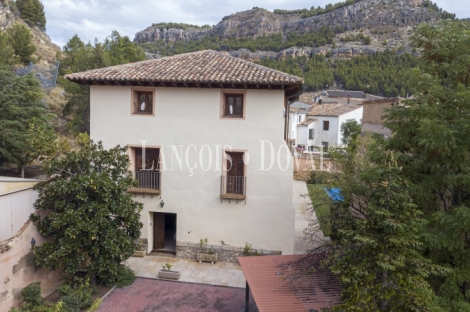 Alhama de Aragón. Casa señorial en venta. Zaragoza