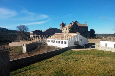 Oportunidad de adquirir el Castillo de Rocabruna en Santa Maria d´ Oló. Barcelona