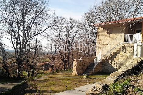 Ourense. Casa rural en venta junto al monasterio de Trandeiras. Xinzo de Limia