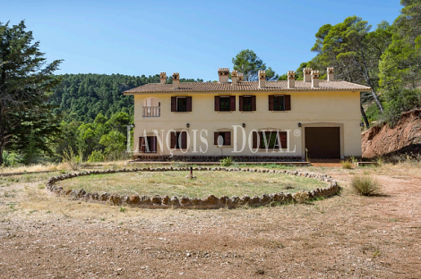 Jaén. Cortijo, coto de caza y finca forestal en venta. Sierra de Segura