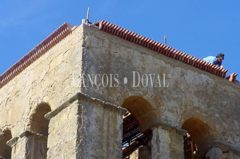 Castilla León. Torre campanario de antigua iglesia en venta.