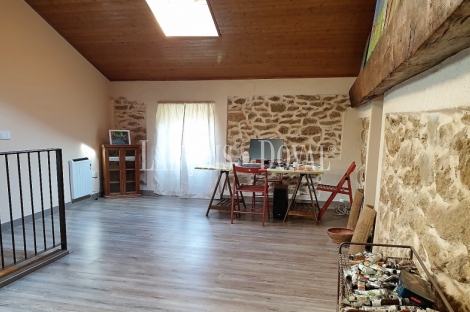 Sierra de Gredos. Casa en venta en el claustro del convento de Aldeanueva de la Cruz. Ávila.