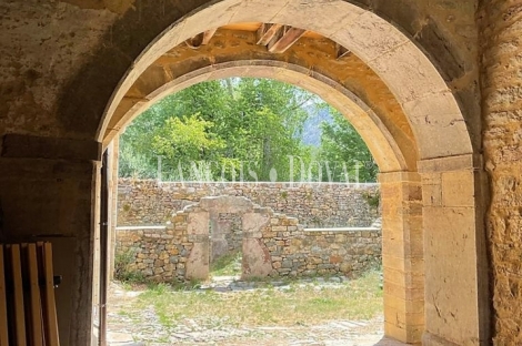 León. Casa histórica en venta. Ideal casa rural. Crémenes. Lois.