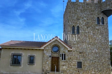 Ávila. Finca ganadera y coto de caza en venta con casa señorial