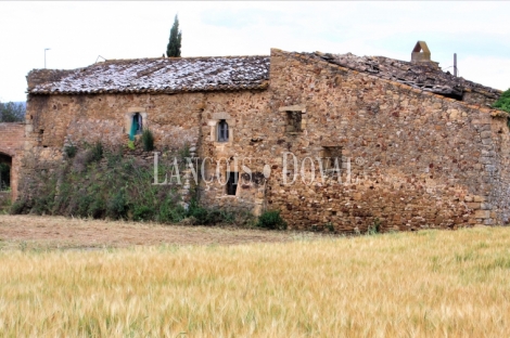 Pals. Costa Brava. Empordà. Finca con masía a rehabilitar en venta.