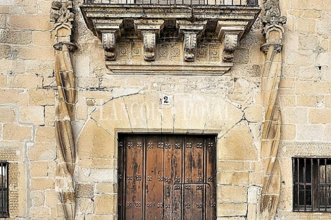 Trujillo. Cáceres. Palacio en venta situado en la Plaza mayor. Ideal hotel con encanto.