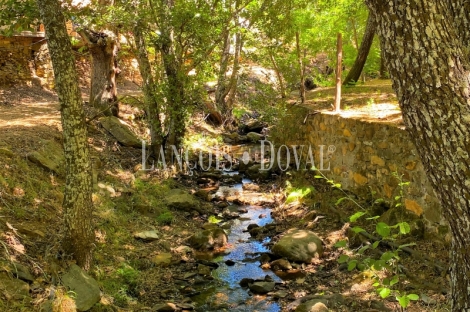 Cáceres. Albergue y campamento rural en venta. Las Villuercas