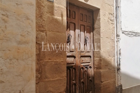 Úbeda. Jaén. Casa a reformar en venta en el casco histórico. 