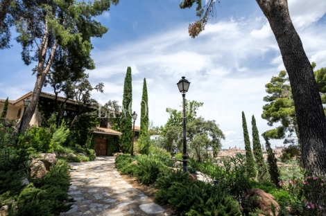 Toledo. Exclusivo cigarral en venta. Una finca única con vistas al Alcázar