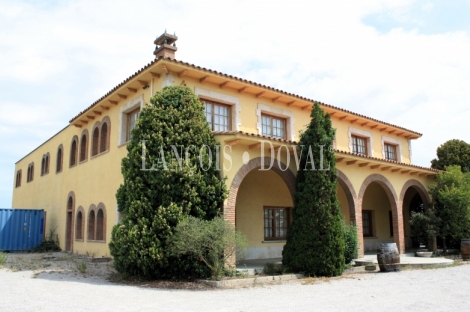 Alt Penedès. Bodega elaboradora de cava en venta. Santa Fe del Penedès. Barcelona.