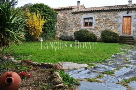 Ávila. Hotel rural en venta. Sierra de Gredos. Hoyorredondo. Valle del Corneja