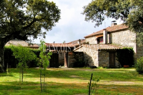 Ávila. Hotel rural en venta. Sierra de Gredos. Hoyorredondo. Valle del Corneja