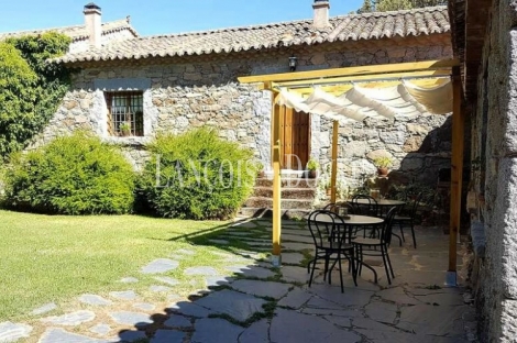 Ávila. Hotel rural en venta. Sierra de Gredos. Hoyorredondo. Valle del Corneja