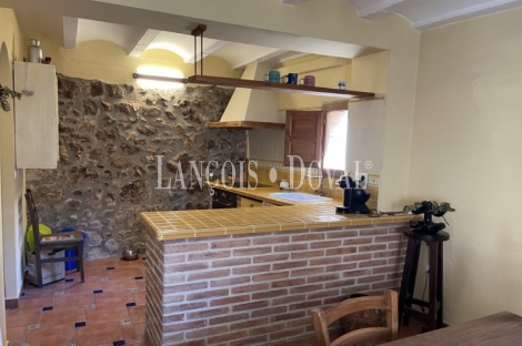 Huesca. Calasanz. Casa de pueblo reformada en venta. Comarca de La Litera