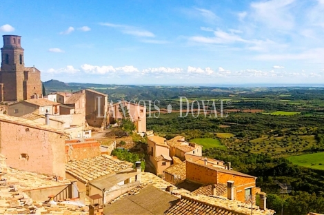 Huesca. Calasanz. Casa de pueblo reformada en venta. Comarca de La Litera