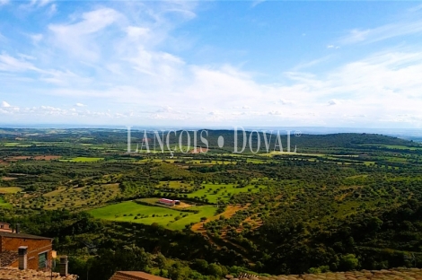 Huesca. Calasanz. Casa de pueblo reformada en venta. Comarca de La Litera