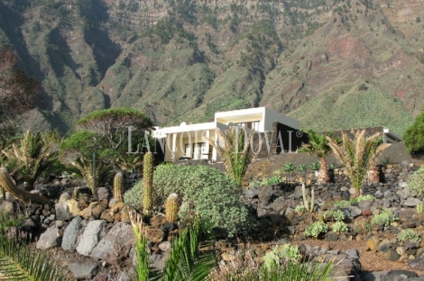 Villa y finca en venta. Canarias. El Hierro. Santa Cruz de Tenerife