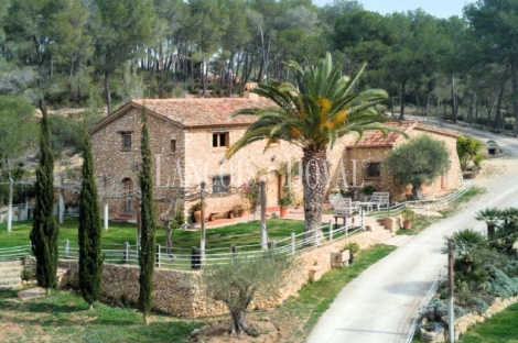 Masía y finca en venta. Olivella. Parque natural Garraf. Ideal turismo rural