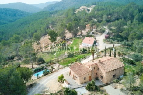 Masía y finca en venta. Olivella. Parque natural Garraf. Ideal turismo rural