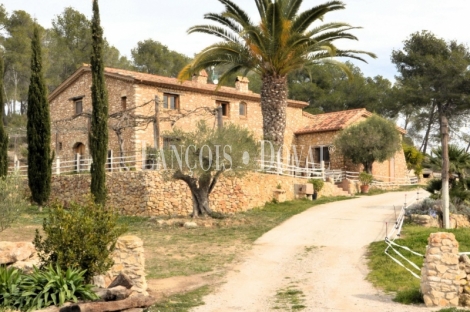 Masía y finca en venta. Olivella. Parque natural Garraf. Ideal turismo rural