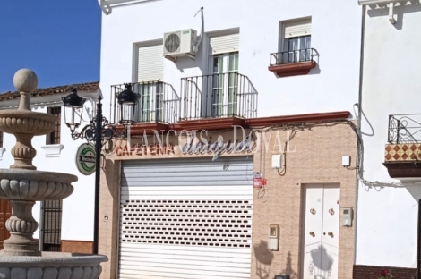 Huelva. Hostal Rural, cafetería y casa en venta. Arroyomolinos de León.