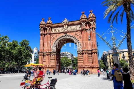 Barcelona. Edificio en rentabilidad en venta. La Dreta de l'Eixample