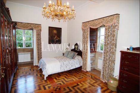 A Coruña. Un pazo histórico en venta en Aldea Leboráns. Ames