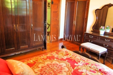 A Coruña. Un pazo histórico en venta en Aldea Leboráns. Ames
