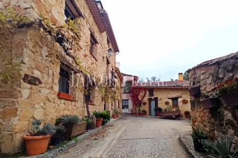Guadalajara. Casas rurales en venta. Monasterio. Sierra Norte