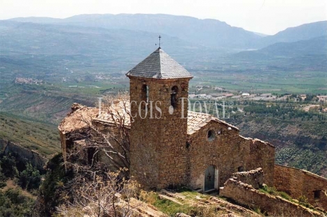 Santa Engracia. Tremp. Lleida. Rectoria a rehabilitar en venta.