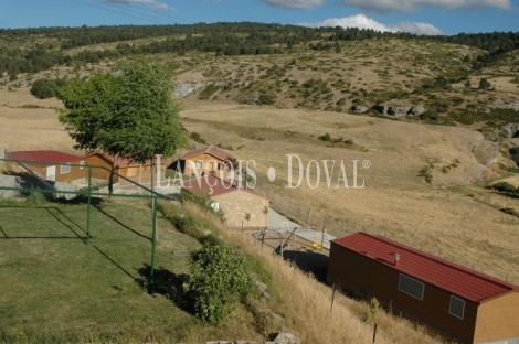 Teruel (Guadalaviar) Complejo turismo rural en venta