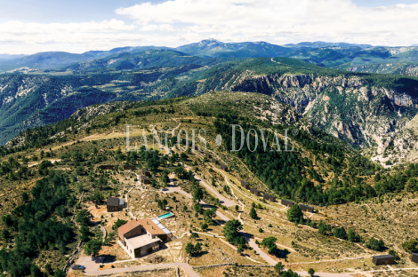 Castellón. Culla. Finca con proyecto turístico en venta. 