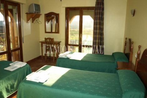 Pirineo de Huesca. Hotel rural en venta. Sabiñanigo. 
