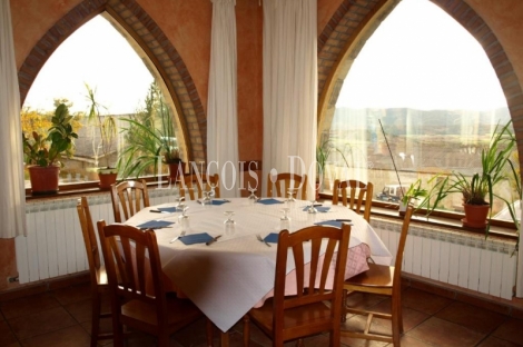 Pirineo de Huesca. Hotel rural en venta. Sabiñanigo. 