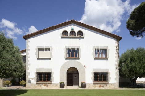 Sant Andreu Llavaneres. Exclusiva masía en venta. Casco Urbano. Ideal hostelería.